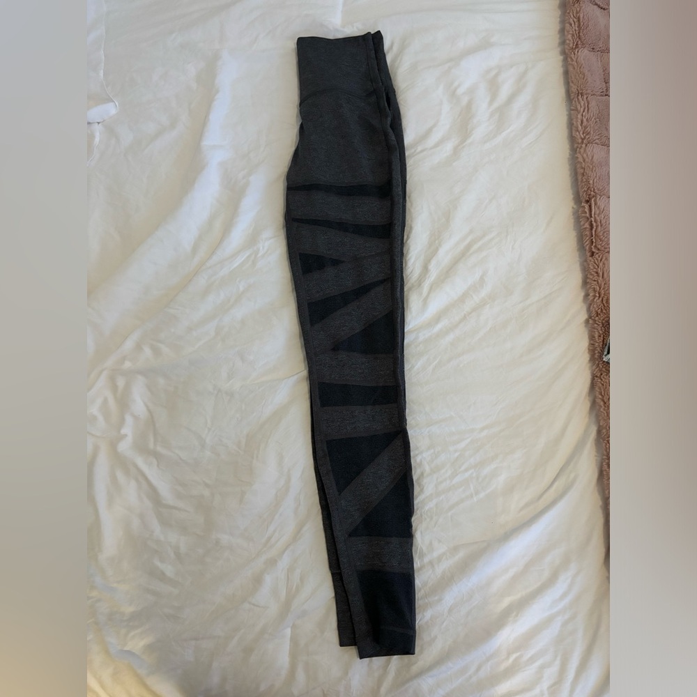 Lululemon size 6 25” inseam striped mesh grey leggings - Picture 2 of 3